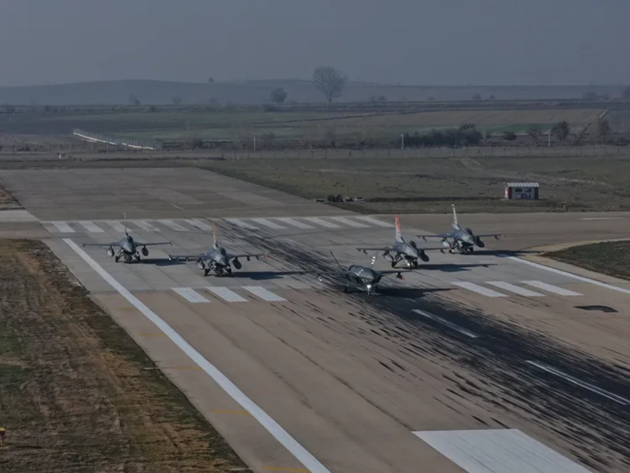 Bayraktar KIZILELMA, hava-hava füzesiyle tarihe geçti! İlk insansız savaş uçağı olarak jet motorlu hedefi vurdu