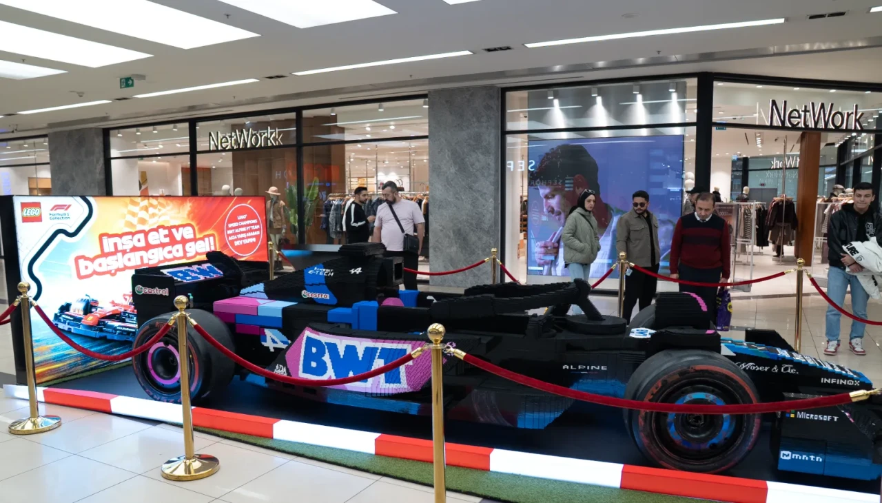 400 Bin Lego Parçasıyla Dev F1 Aracı ANKAmall'da Sergide