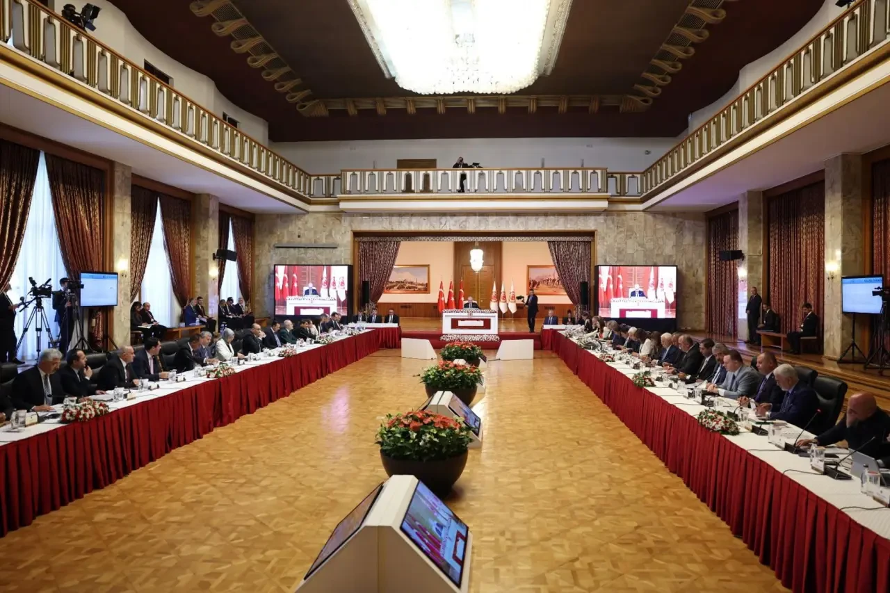 İmralı’da kritik görüşme: YPG entegrasyonu ve terörün tasfiyesi masada