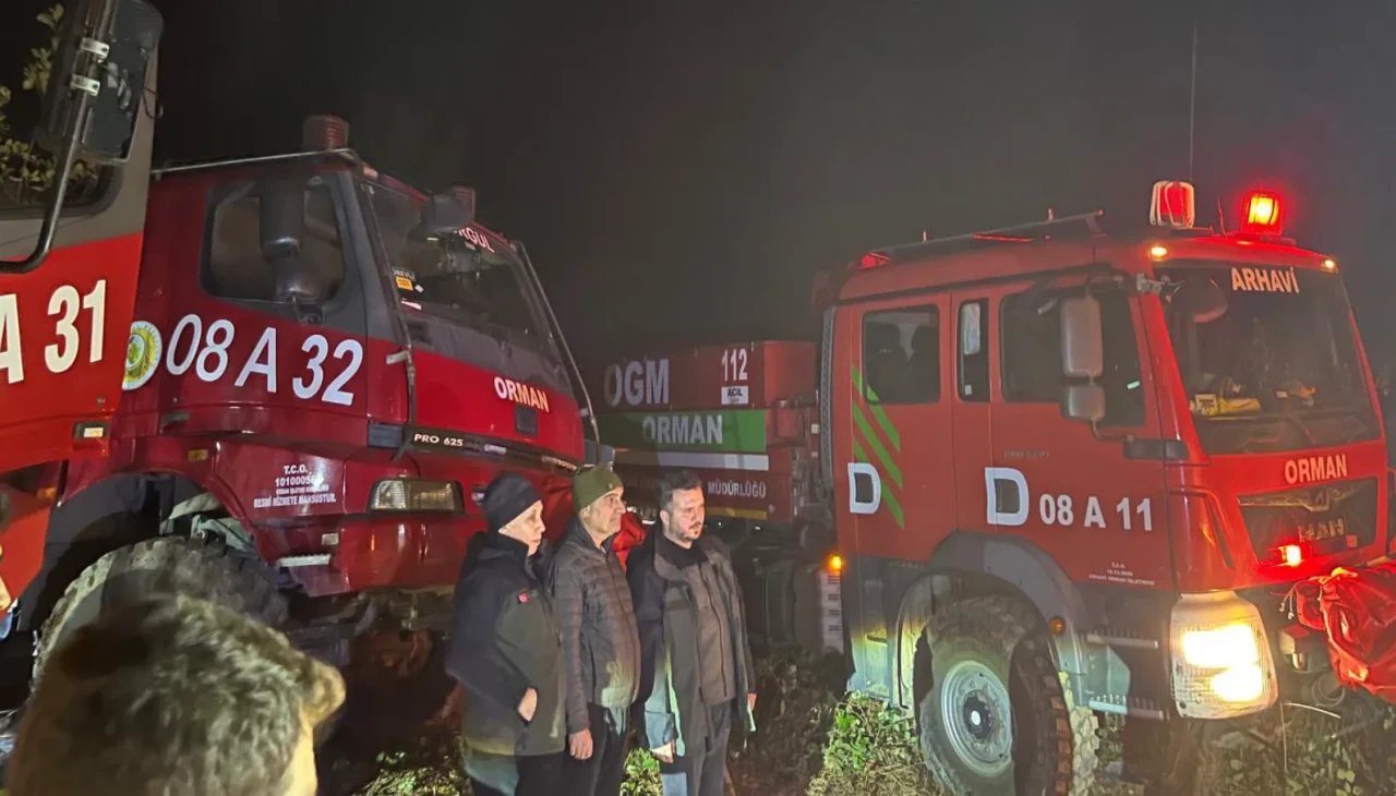 Artvin Hopa’da örtü yangını tamamen söndürüldü