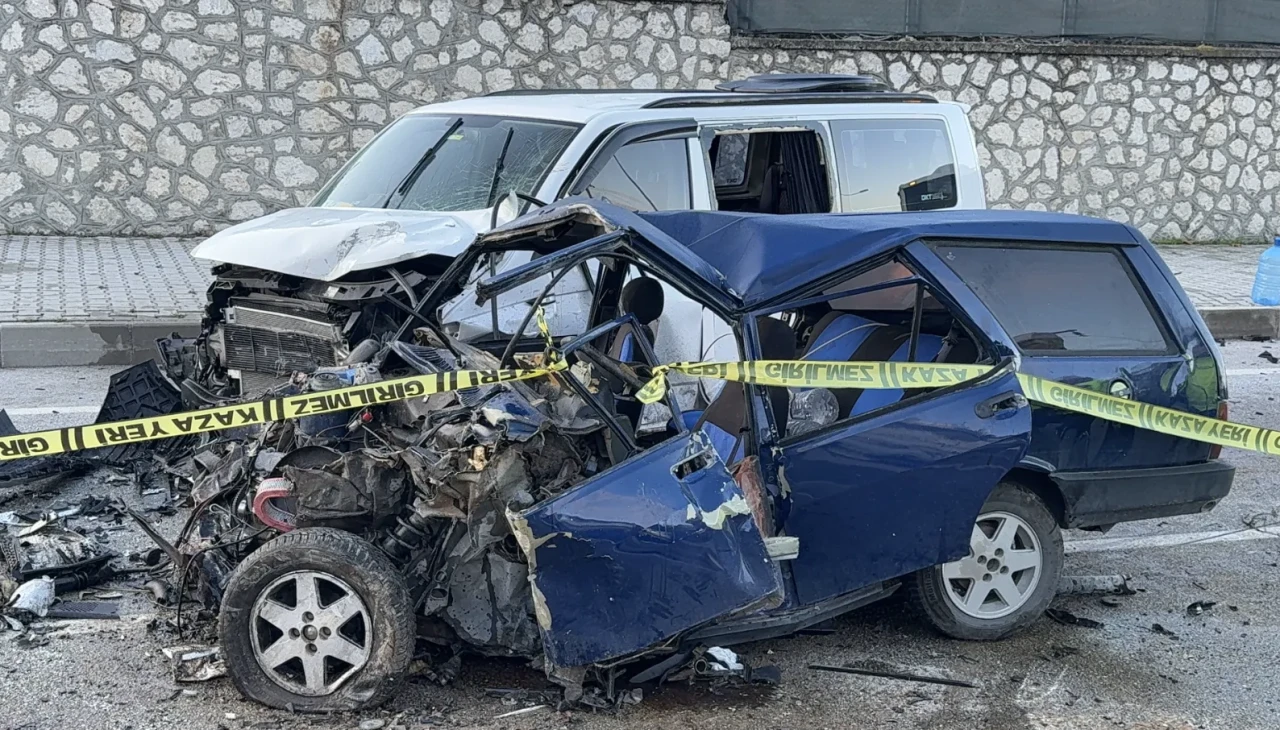Burdur’da trafik kazası: 2 kişi hayatını kaybetti