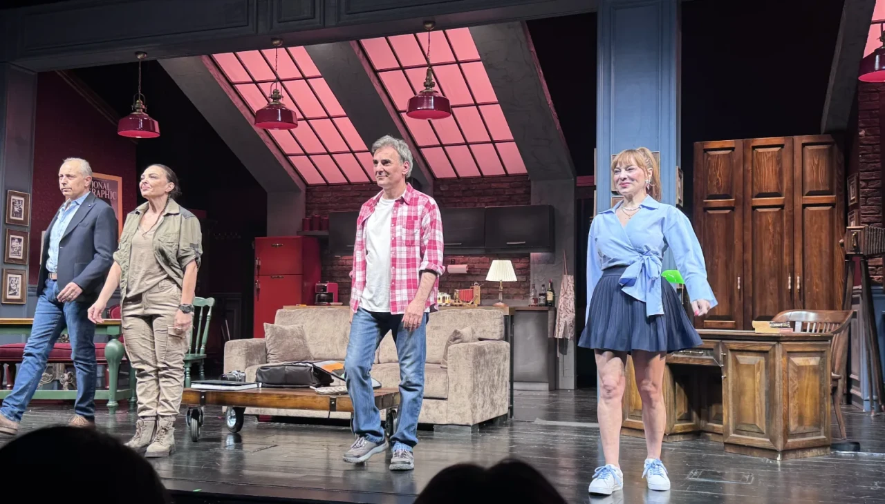 Savaş muhabirlerinin dramı: “Öylece Durur Zaman” sahnede