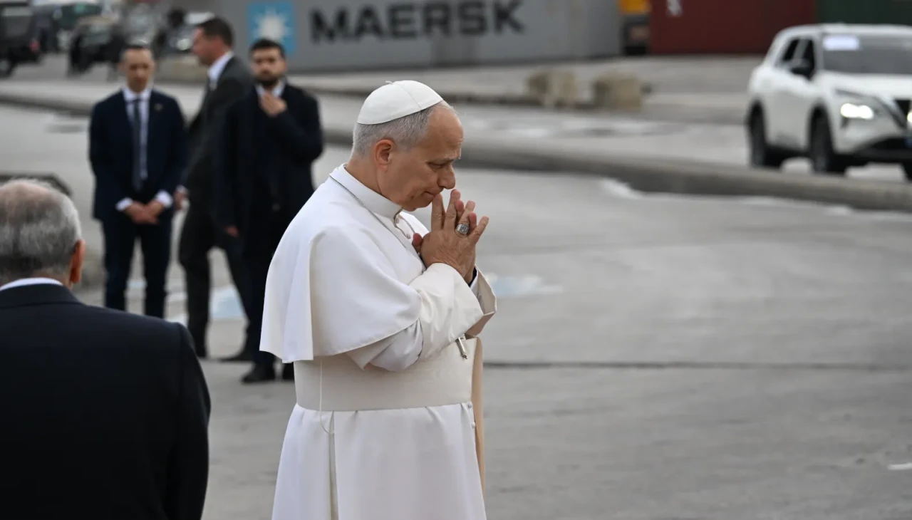 Papa 14. Leo'dan Beyrut'ta barış çağrısı: Kalpleri silahsızlandıralım