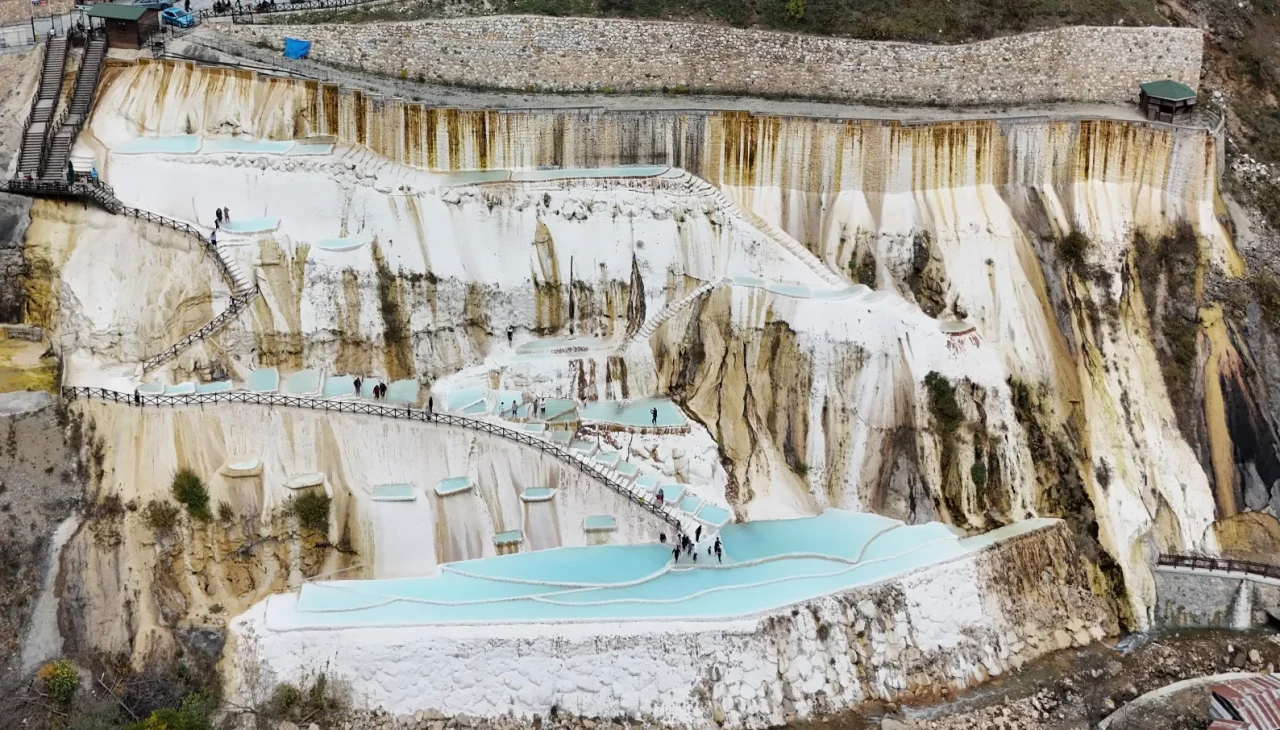 350 bin ziyaretçi ile Göksu travertenleri sezonu kapatıyor