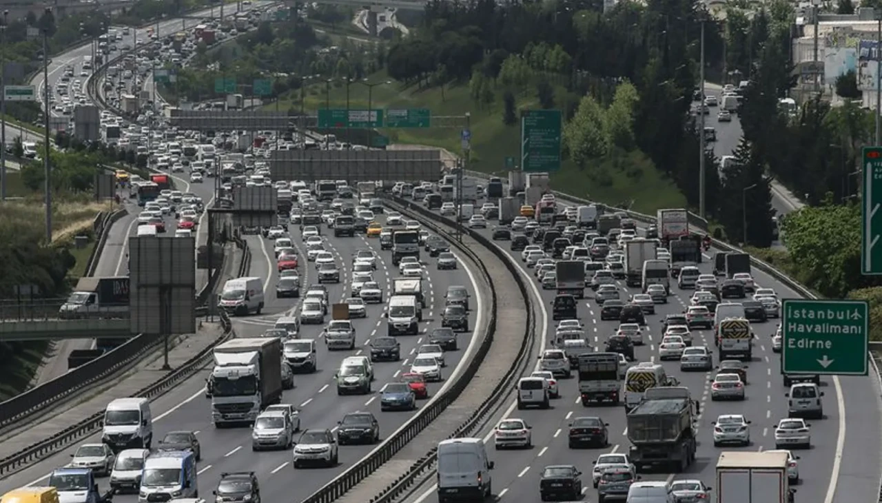 İBB CepTrafik: İstanbul’da trafik yoğunluğu %72’ye çıktı