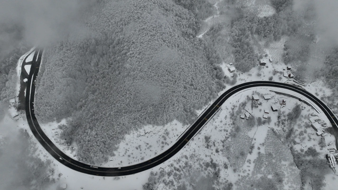 Bolu Dağı'nda kartpostallık kar manzarası