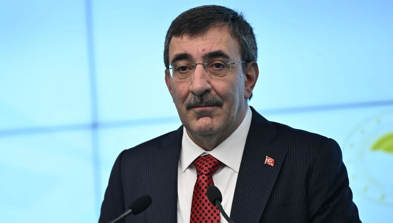 Cumhurbaşkanı Yardımcısı Cevdet Yılmaz İngiltere’ye gidiyor