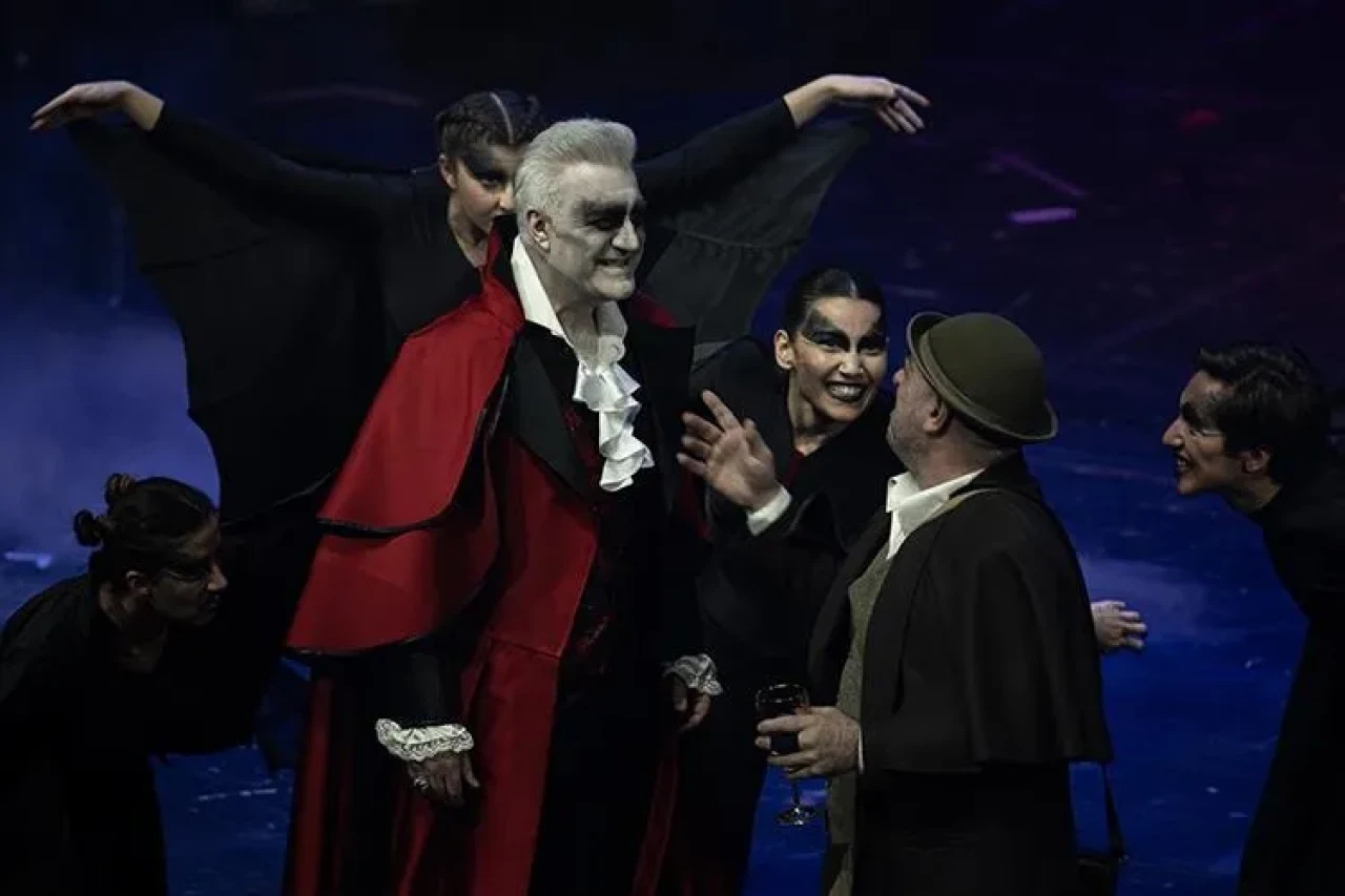 "İstanbul'da 'Dracula: Bir Dehşet Komedisi' galası gerçekleştirildi