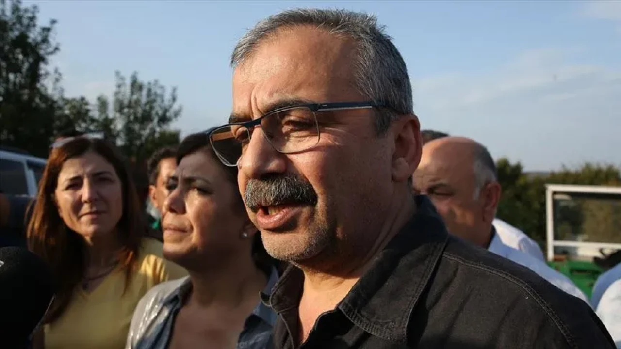 Sırrı Süreyya Önder kalp krizi geçirdi: Değerleri yoğun bakıma alındığı andan daha iyi