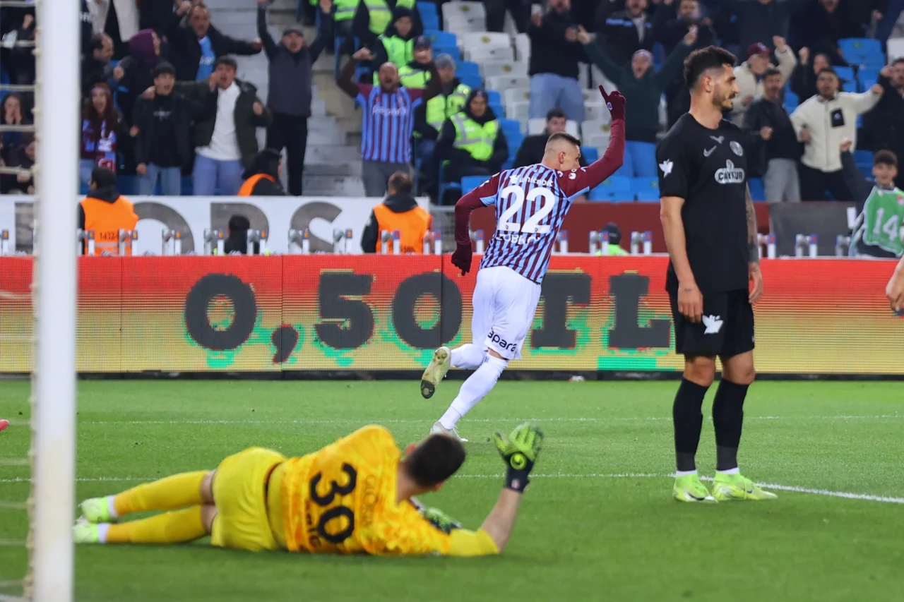 Trabzonspor, Rizespor'u 2 golle geçti