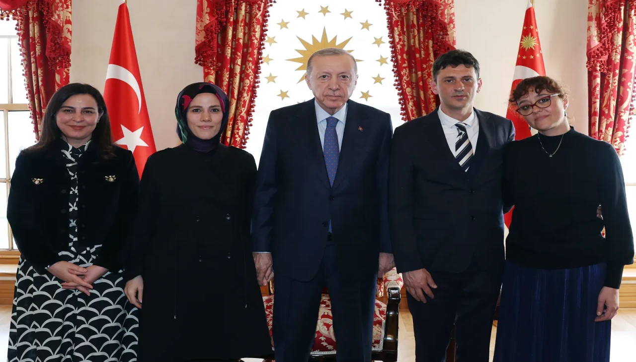 Cumhurbaşkanı Erdoğan, Kadıköy'deki bıçaklı saldırıda hayatını kaybeden Mattia Minguzzi'nin ailesini kabul etti
