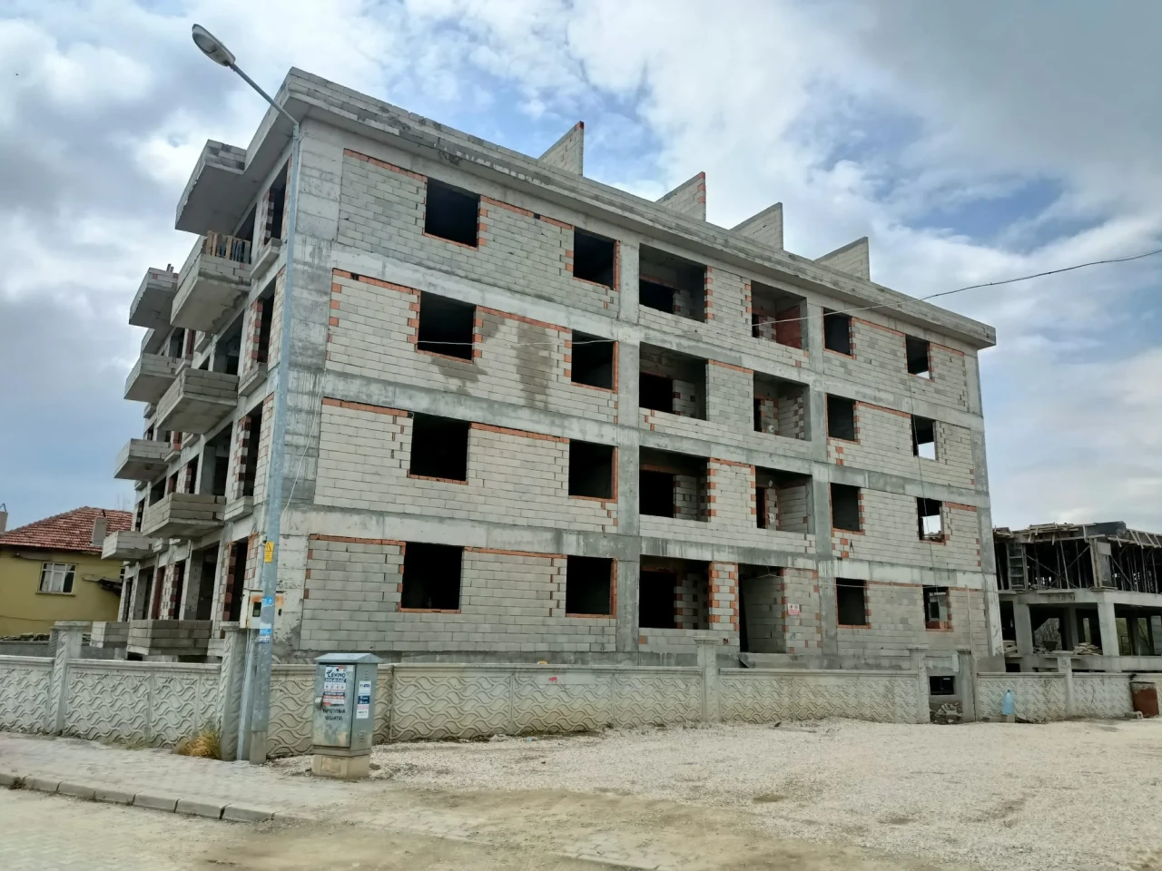 Isparta’da işçi asansör boşluğuna düşerek hayatını kaybetti