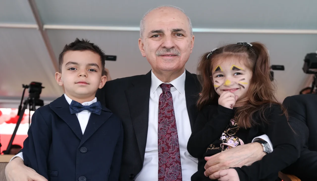 TBMM Başkanı Kurtulmuş: "Türkiye Yüzyılı, çocuklarımızın güçlü ellerinde inşa edilecek"