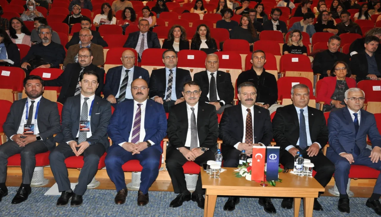 Eskişehir'de Yapay Zeka Zirvesi: Geleceğin teknolojileri hangi yolda
