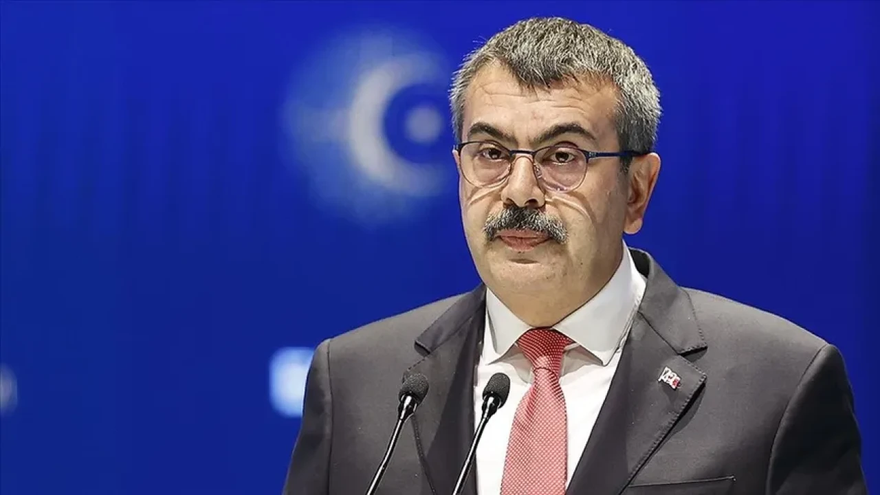Bakan Tekin: Jammer cihazları çantaya koyup otele götürmeyiz