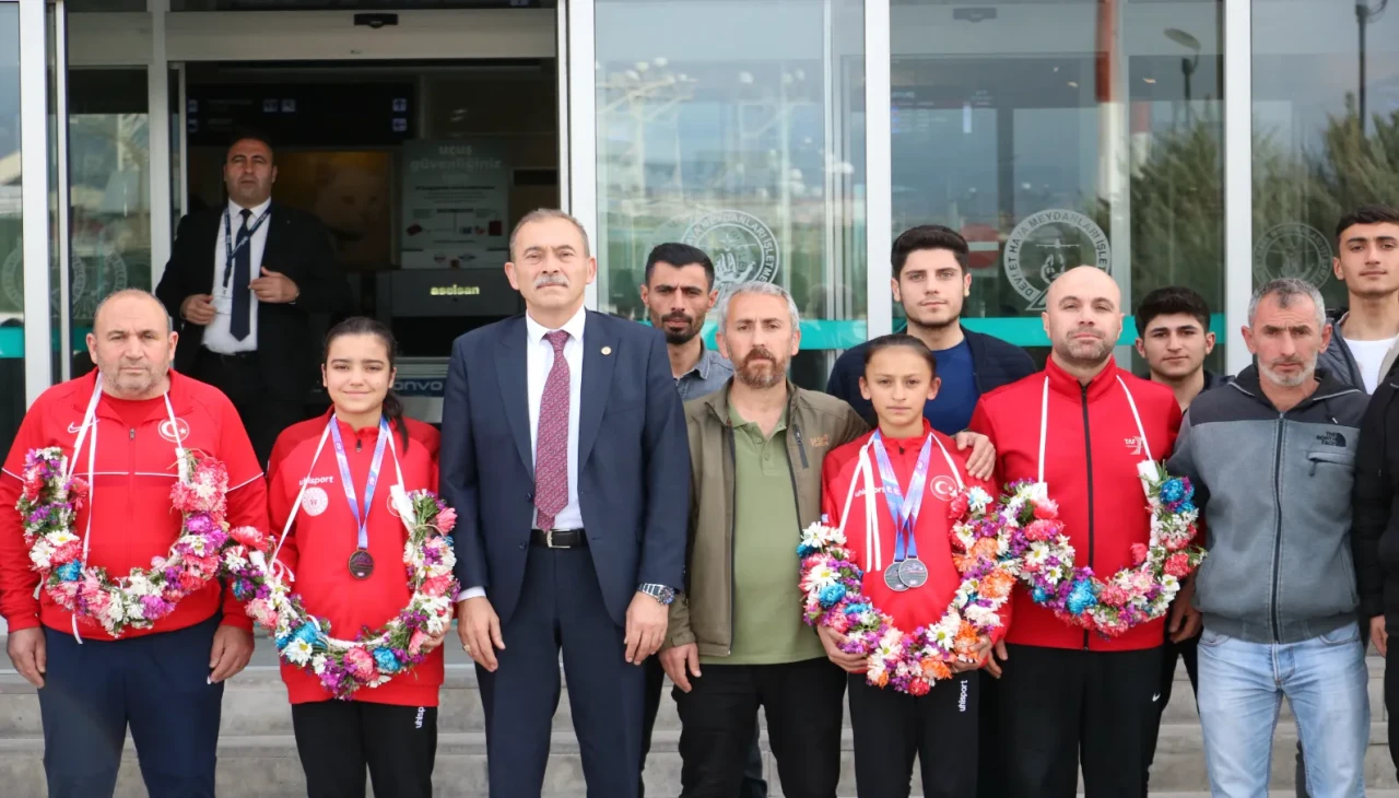 Vanlı genç sporculardan Dünya Şampiyonası’nda madalya gururu