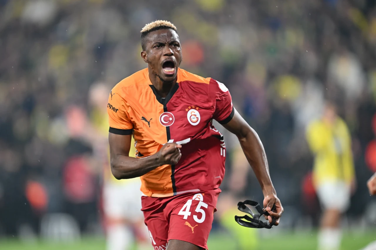 Fenerbahçe, Galatasaray'a 2-1 yenilerek kupaya veda etti