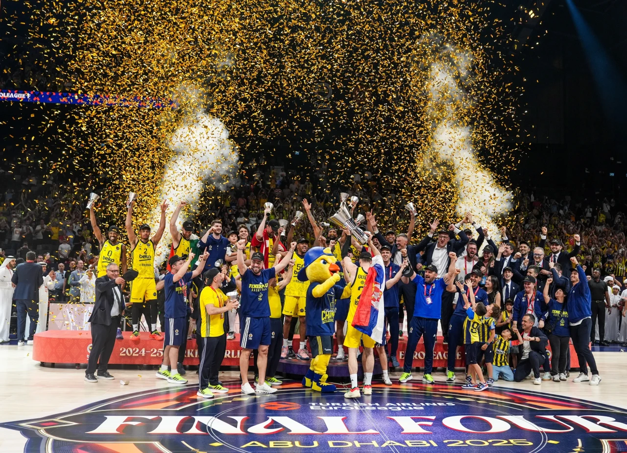 Fenerbahçe Beko, THY Avrupa Ligi'nde 2. kez şampiyon! Türk basketboluna 17. kupa geldi