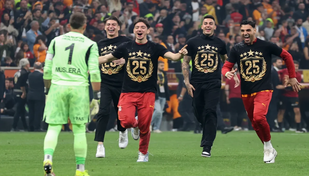 Galatasaray, Kayserispor'u 3-0 ile geçerek şampiyonluğunu ilan etti!
