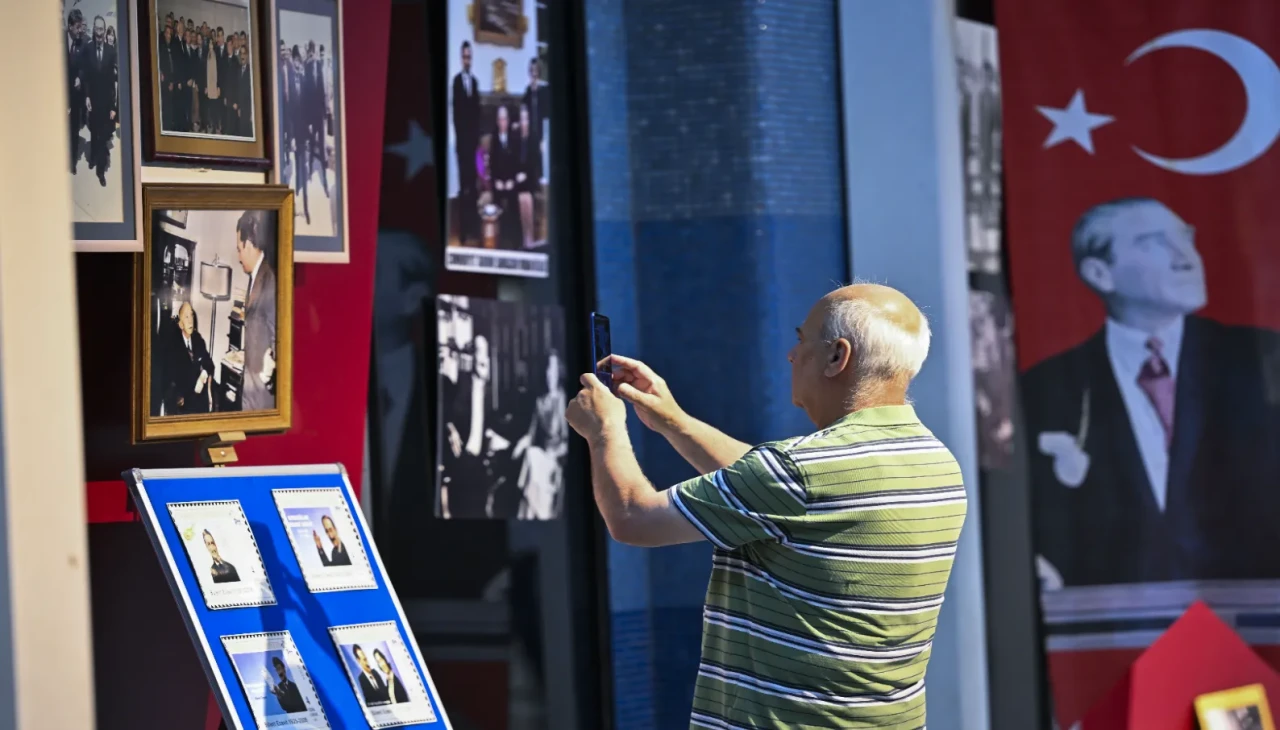 Ecevit’in 100. doğum yılına özel fotoğraf sergisi başkentte açıldı