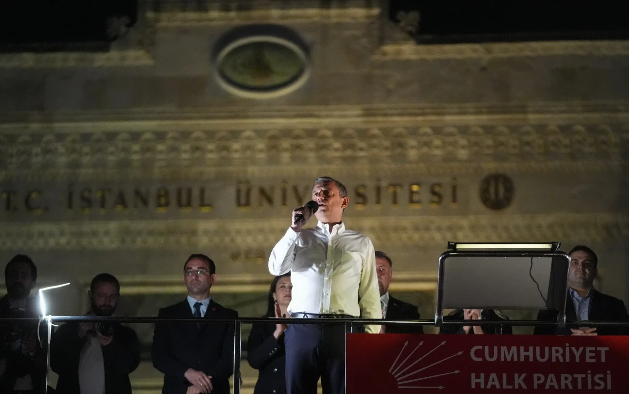Özgür Özel: "Ben meydandayım, sokaktayım, mücadelenin içindeyim"