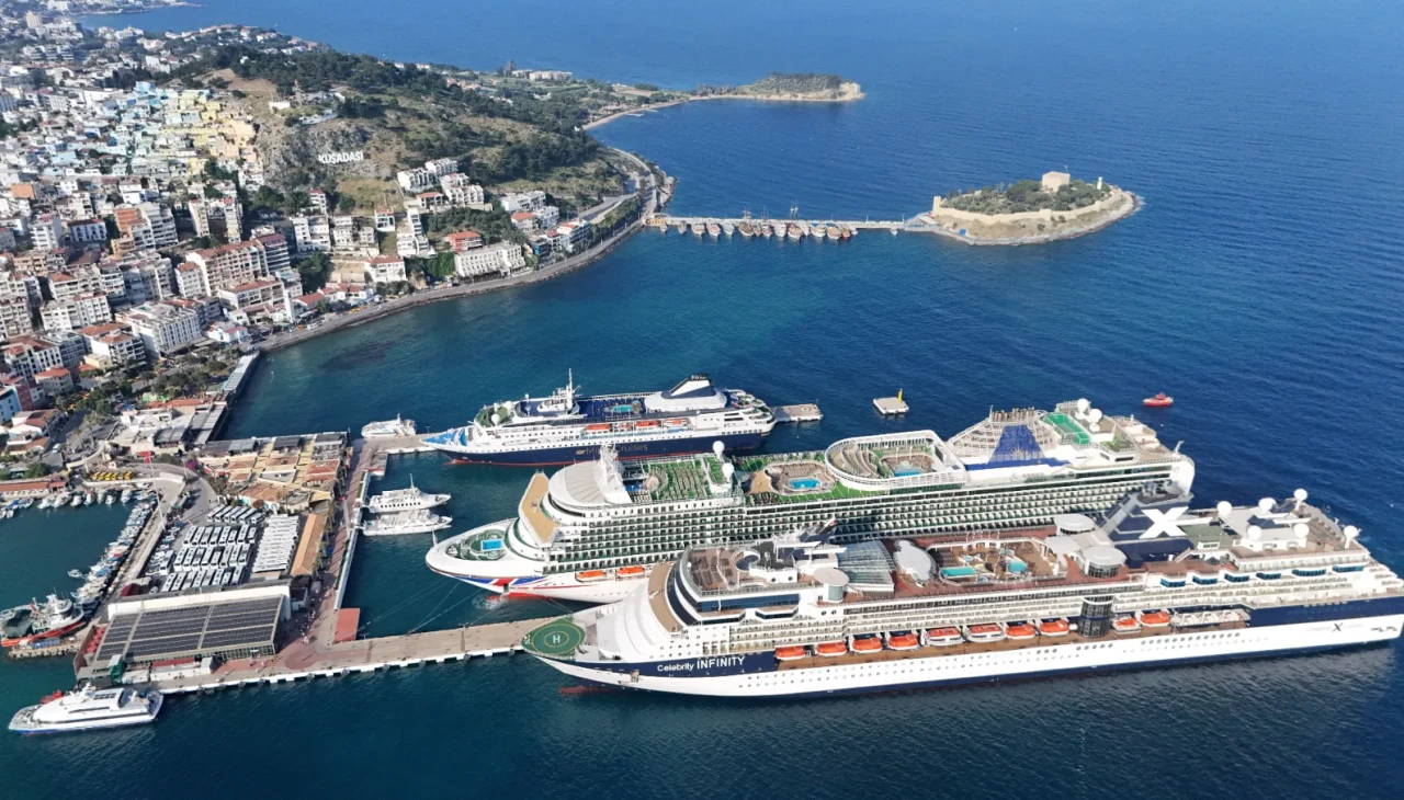 Bir günde 7 binden fazla turist Kuşadası’ndaydı