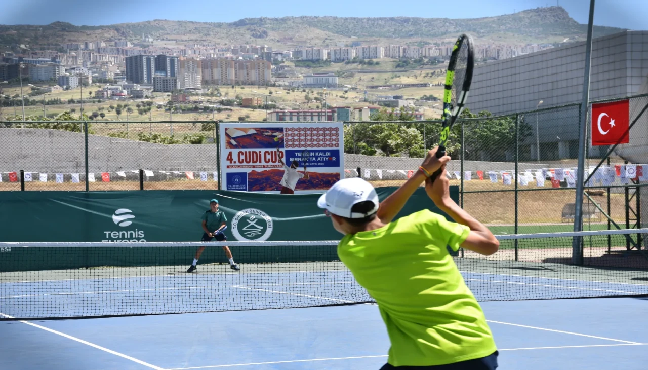 Şırnak’ta Cudi Cup heyecanı sürüyor: Genç raketler finale yükseldi