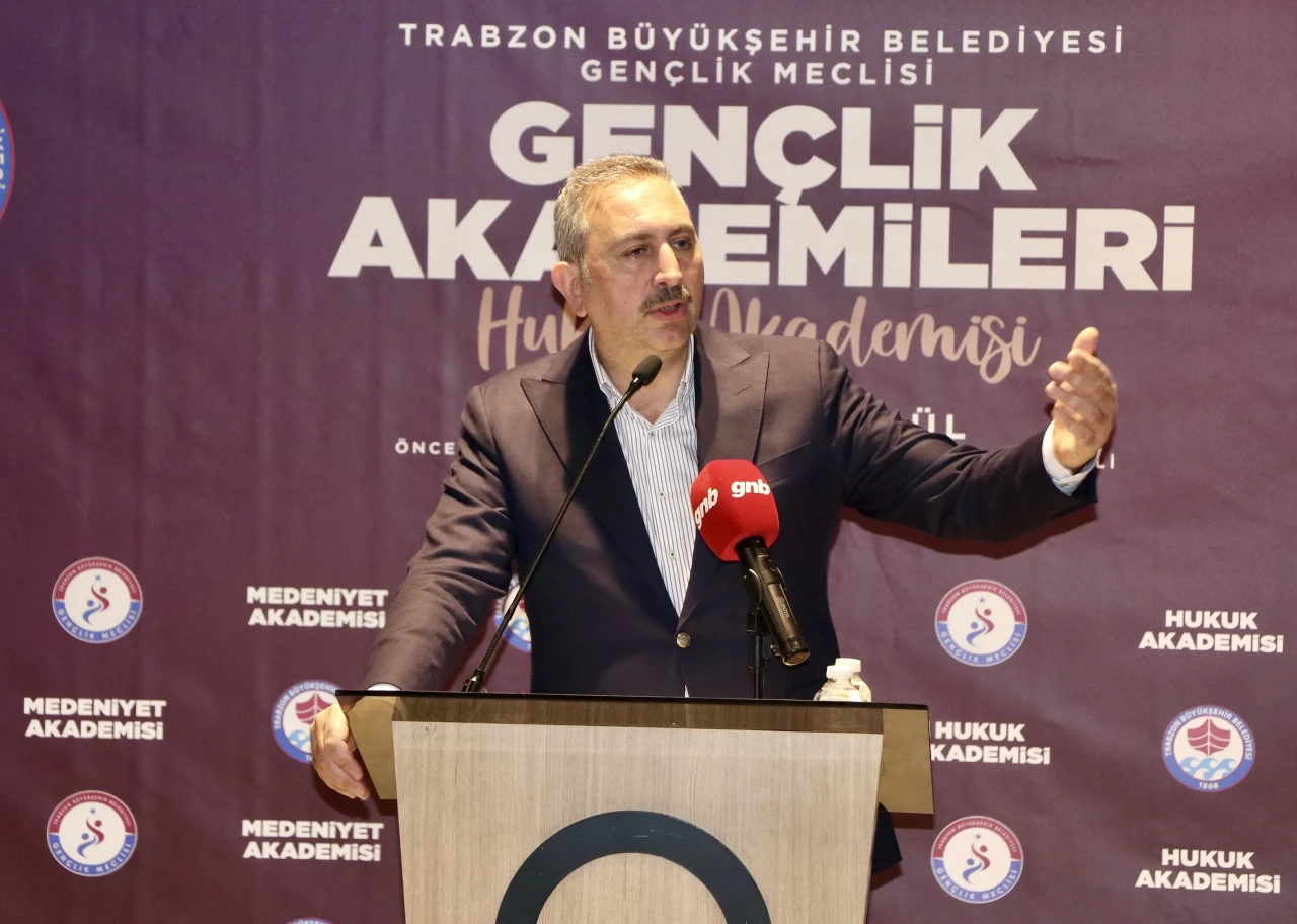 Abdulhamit Gül :Dünyanın adaletsizliğe gittiği bir yerde Türkiye ne kadar güçlü olursa mazlumlar o kadar güçlü olur