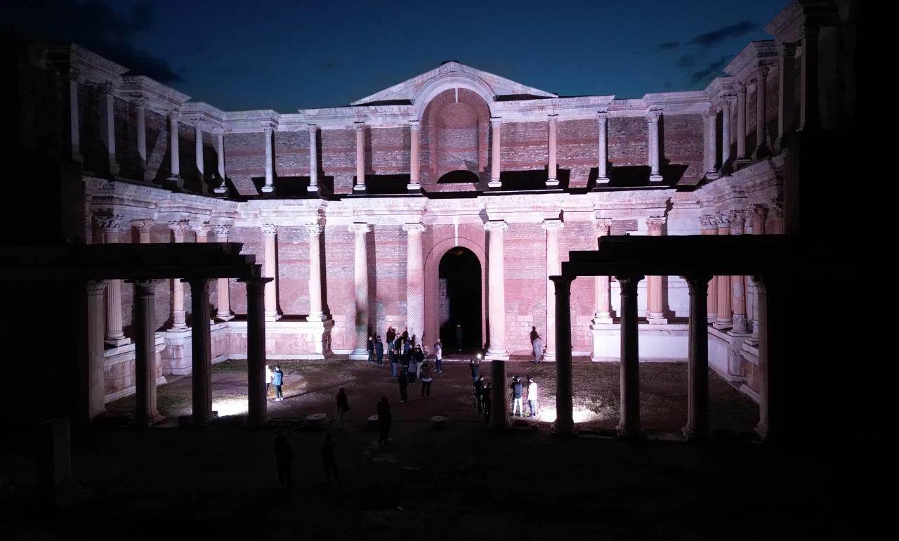 Sardes Antik Kenti’nde Gece Müzeciliği dönemi başladı
