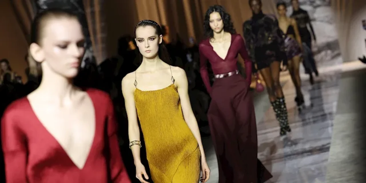 Roberto Cavalli'nin Milano Moda Haftası defilesi: Zamansız lüks ve sürdürülebilir şıklık