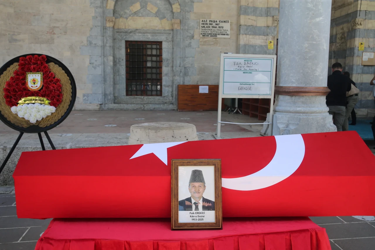 Tokat'ta Kıbrıs gazisi Faik Erekiçi son yolculuğuna uğurlandı