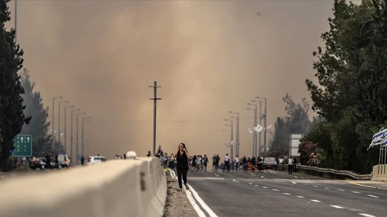 Kudüs ile Tel Aviv arasındaki dev orman yangını: 12 bin dönüm alan kül oldu.