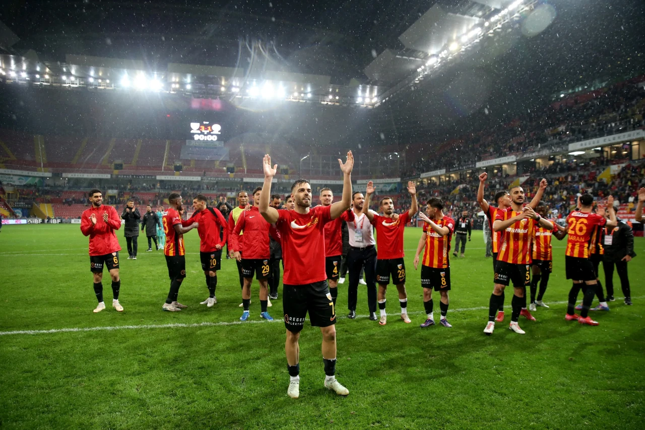 Kayserispor'dan Cardoso şov: Antalyaspor'u 3-1 ile geçti