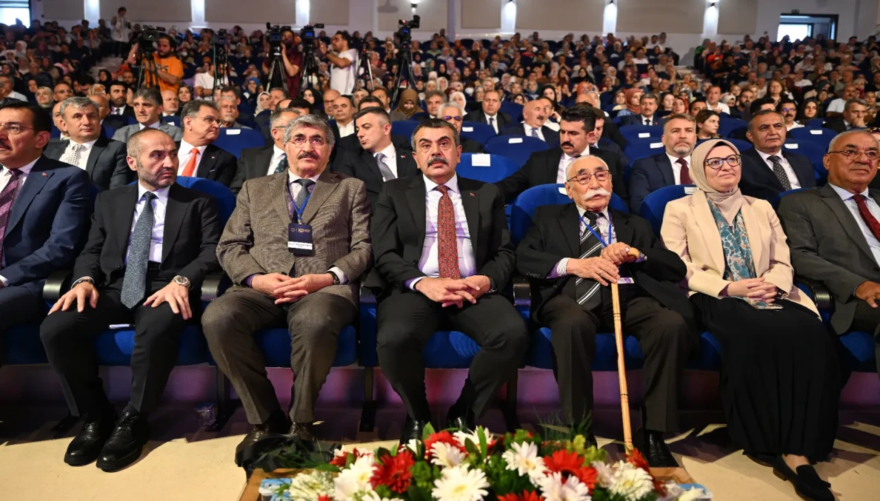 Milli Eğitim Bakanı Tekin: "Anadolu İrfanı ile Kuşaklarımızı Güçlendiriyoruz"