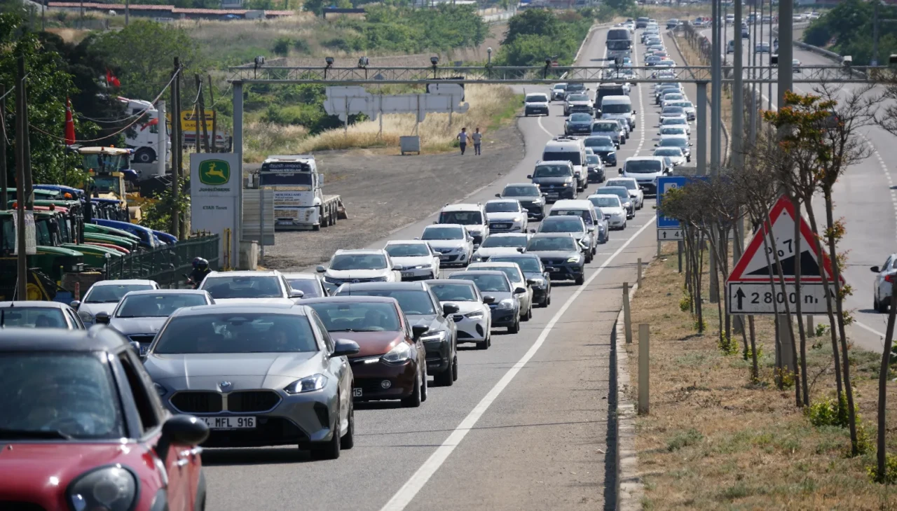 Kurban Bayramı dönüşünde Tekirdağ-İstanbul yolunda yoğunluk artıyor