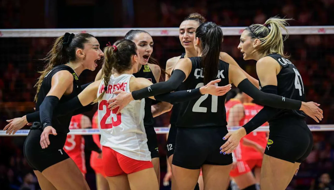 A Milli Kadın Voleybol Takımı, Çin'i de geçerek 4'te 4 yaptı