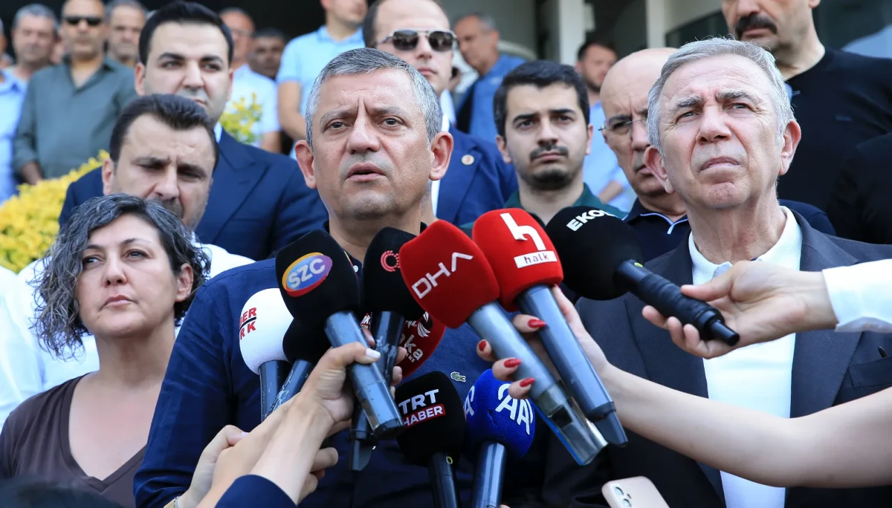 CHP Lideri Özel'den Ferdi Zeyrek'in sağlık durumu hakkında umut verici açıklama