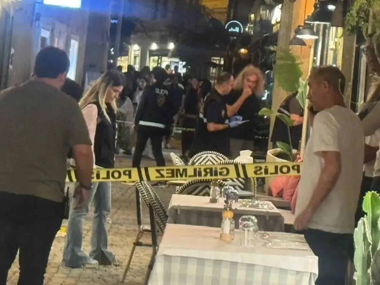 Çeşme'de silahlı saldırıya uğrayan iş insanı Fatih Fil'in durumu iyi, polis saldırganı arıyor!