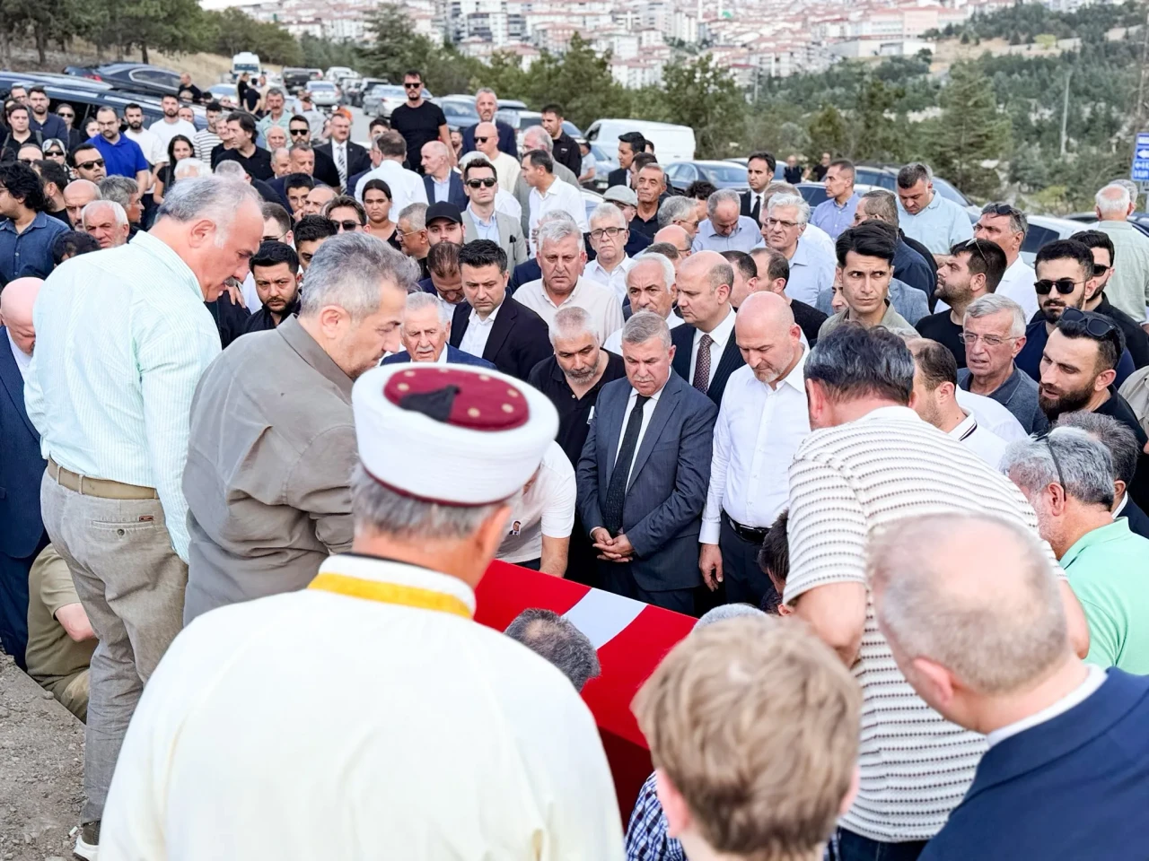 Mülkiye Başmüfettişi Erol Karaömeroğlu son yolculuğuna uğurlandı