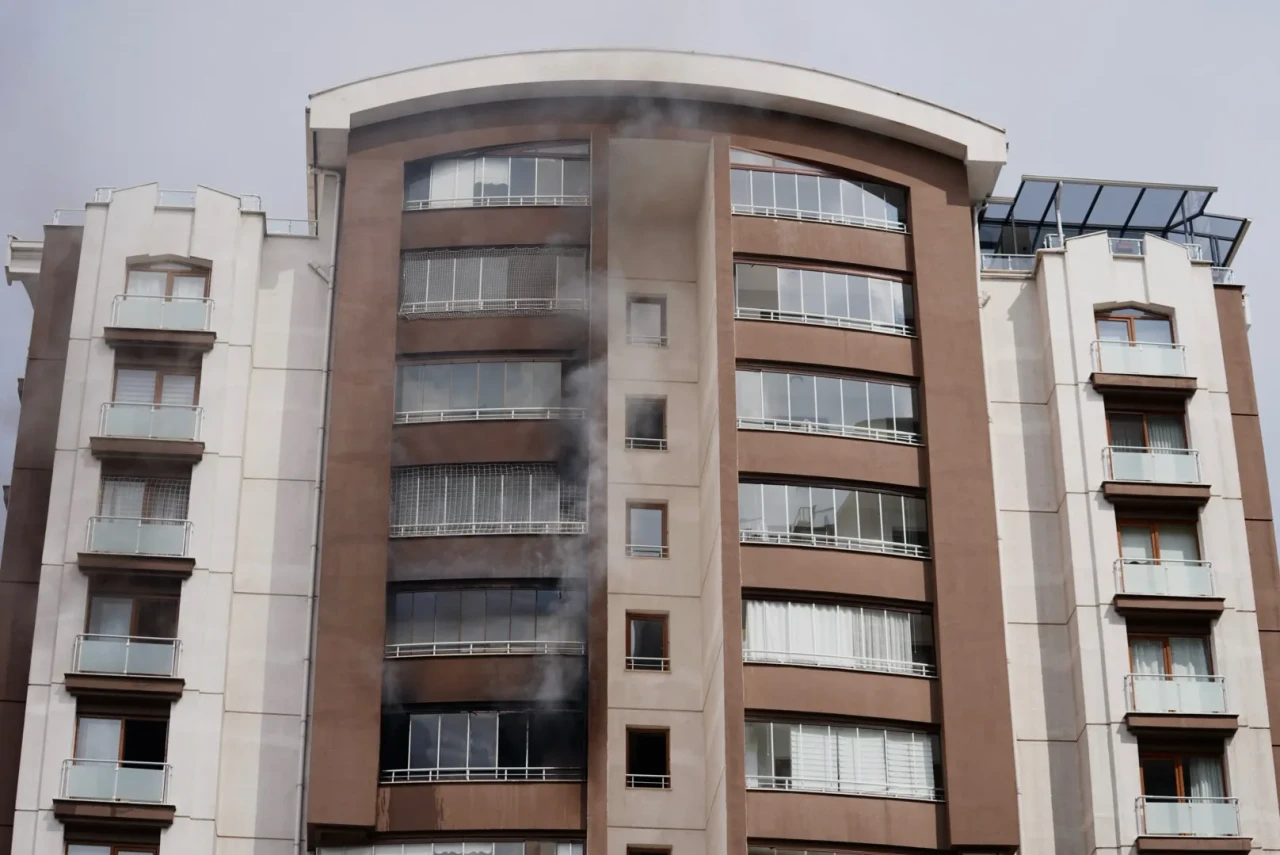 Yangın paniği! Keçiören'deki 15 katlı apartmanda neler yaşandı?