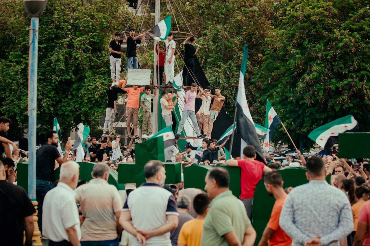 Suriye'de İsrail'in hava saldırılarına karşı protesto düzenlendi