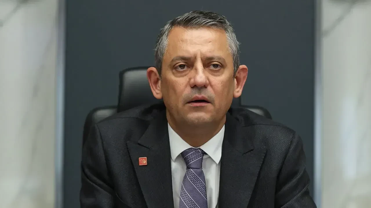 DEVA'dan CHP'ye Geçiş: Rızvanoğlu ve Avşar'a mitingde rozet takılacak