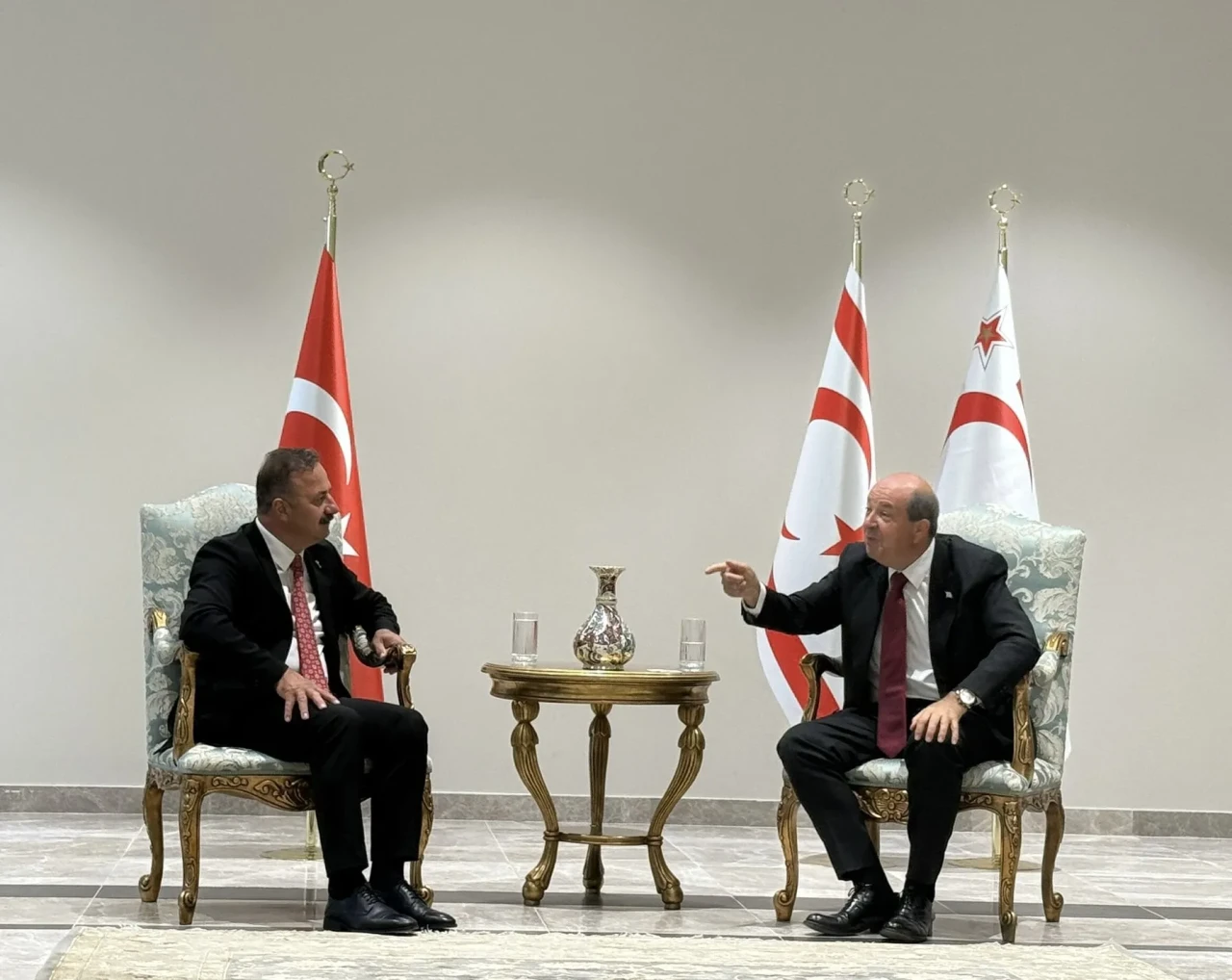 Anahtar Parti Genel Başkanı Ağıralioğlu, KKTC Cumhurbaşkanı Tatar'ı ziyaret etti