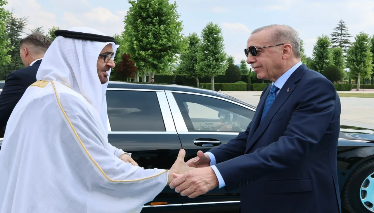 Cumhurbaşkanı Erdoğan, BAE Devlet Başkanı Al Nahyan’ı resmi törenle karşıladı