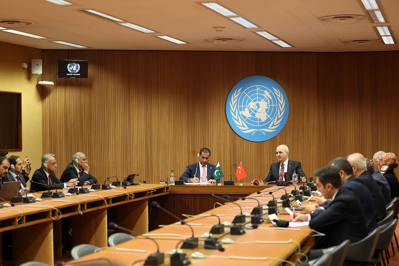 TBMM Başkanı Kurtulmuş, Cenevre'de Pakistan ile iş birliğini güçlendirdi