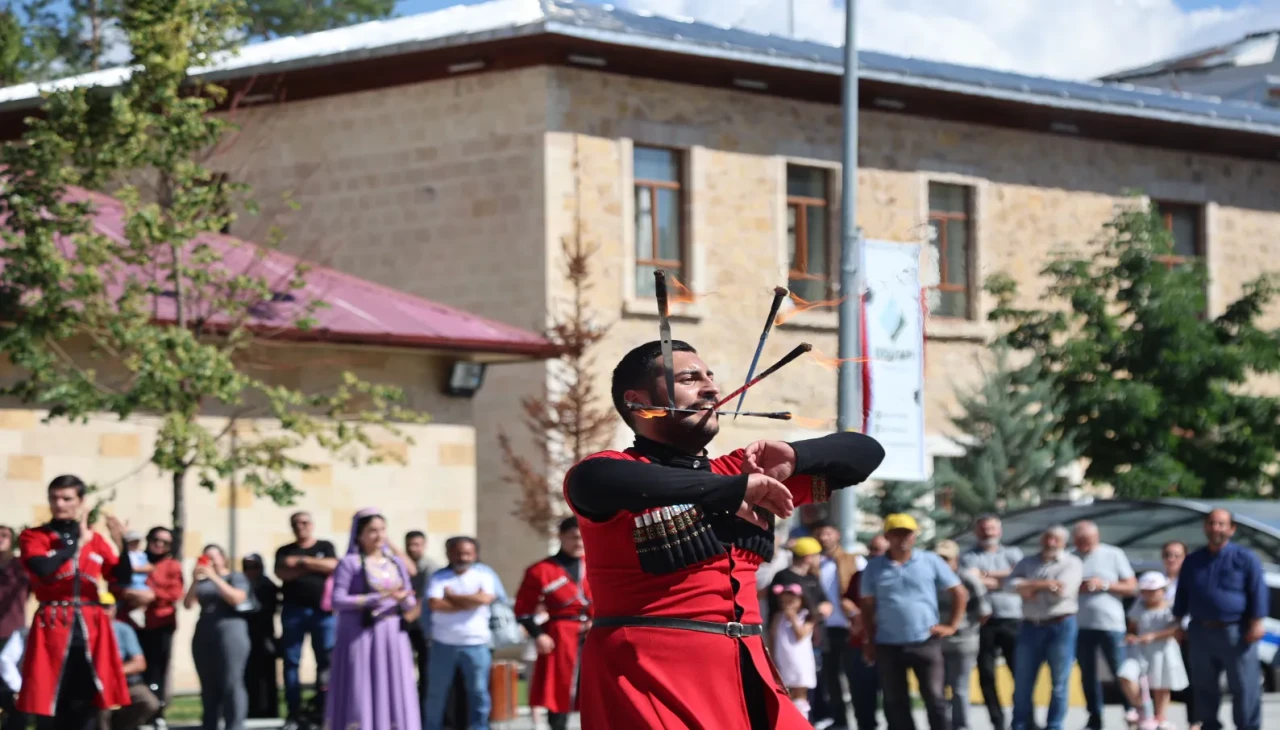 Bayburt’ta 29. Dede Korkut Uluslararası Kültür ve Sanat Şöleni başladı