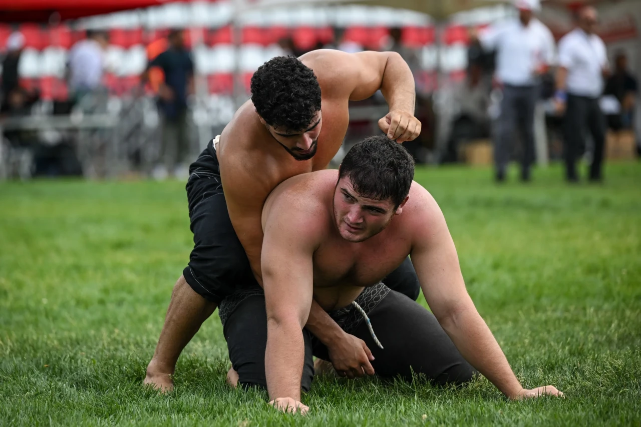 Keçiören'de 2. Taha Akgül Karakucak Güreşleri'nde Feyzullah Aktürk'ten büyük zafer