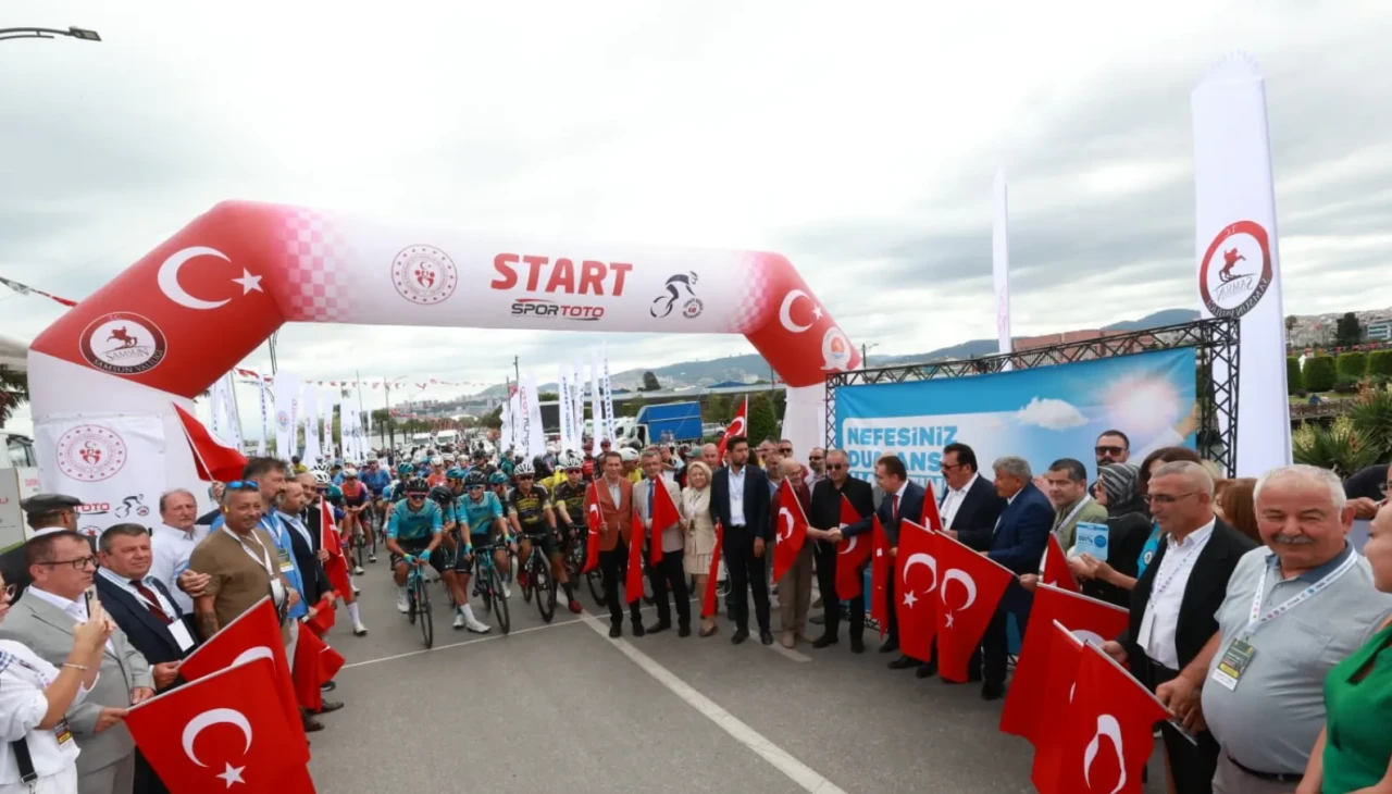 Samsun'da 3. Uluslararası Kurtuluş Yolu Bisiklet Turu başladı