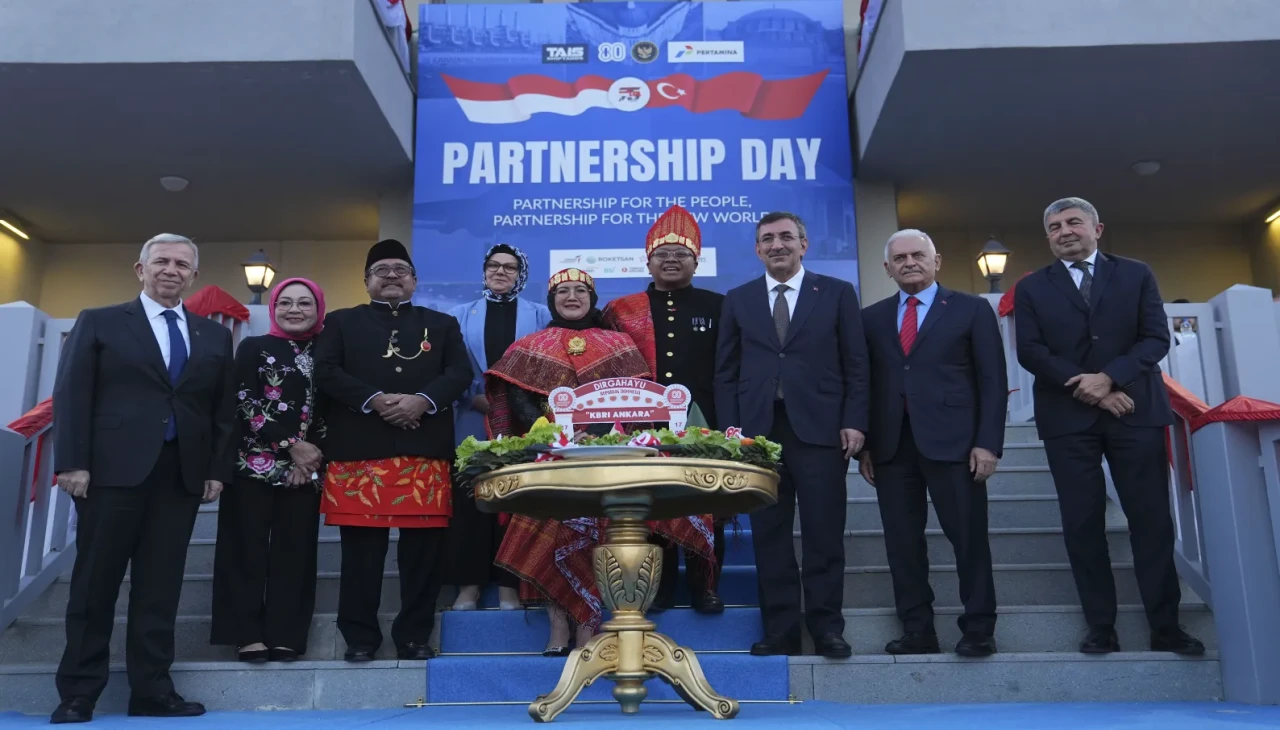 Türkiye ve Endonezya savunma iş birliğinde stratejik ortaklıkta ilerleme kaydediyor