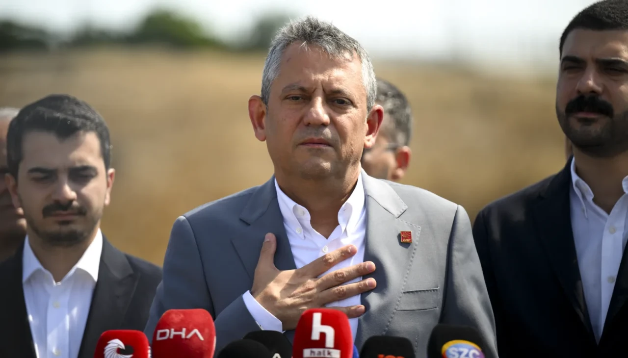 CHP Lideri Özel, İmamoğlu'nu Cezaevinde Ziyaret Etti